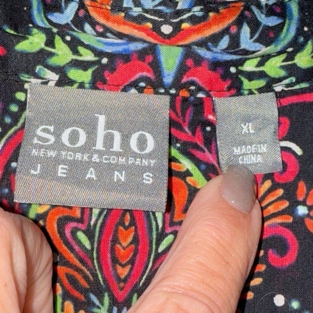 Soho Jeans Boho Paisley V-Neck Blouse XL Vibrant Festival Roll-Tab Top - Picture 4 of 9